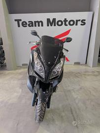 Kymco Downtown 300i .