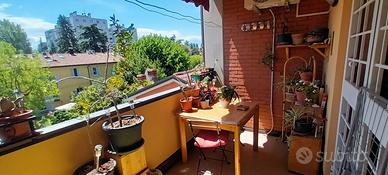 Tavolo quadrato apribile a portafoglio