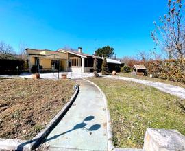Ampia proprieta' con parco - c.da colle serano