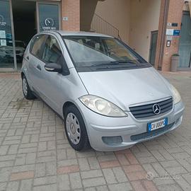142.998KM CLASSE A 150 BUONE CONDIZIONI NEOPATENTA
