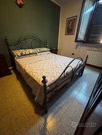 Struttura letto in ferro battuto e doghe