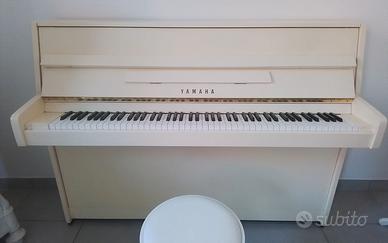 Pianoforte Yamaha verticale bianco (altezza 109)