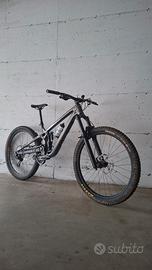 TREK SLASH 2025