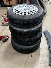 Cerchi e gomme fiat punto panda 500