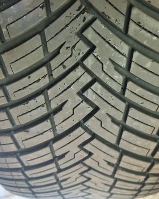 PNEUMATICO PIRELLI 245/40/18 4 STAGIONI