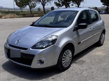 Renault Clio III Hatchback 1.2 16V