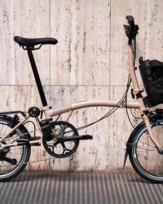 Brompton C Line bicicletta pieghevole elettrica