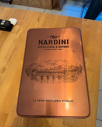 Cofanetto in metallo Grappa Nardini