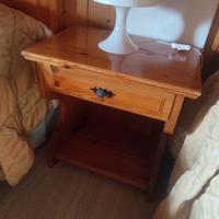 Letti, scrivanie e arredamento camere in pino