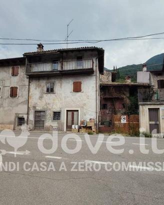 Rustico / Casale di 90 m² con più di 5 locali a Do