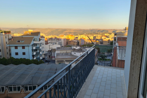 Ragusa, 3camere salone cucina 2 bagni garage