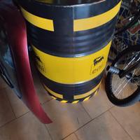 bidoni olio vuoti