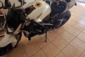 steetfighter 1098