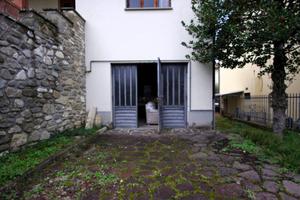 Casa indipendente di 200 m² con 5 locali e box aut