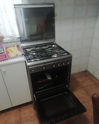 Piano cottura con forno elettrico