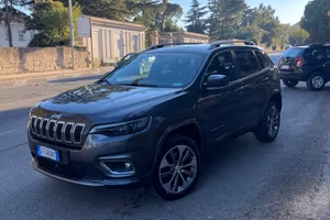 Jeep Cherokee modello Overland 2019