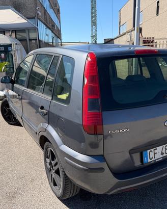 FORD FUSION 1.6 BENZINA-GPL EURO4 COMERCIANTI