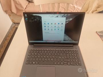 pc portatile medion E15235  mai usato