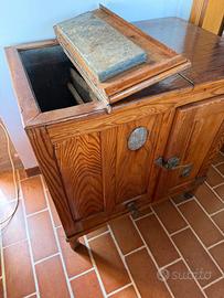 Ghiacciaia antica restaurata