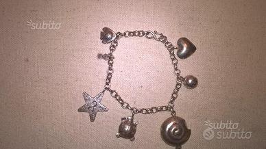 Bracciale in argento con charms