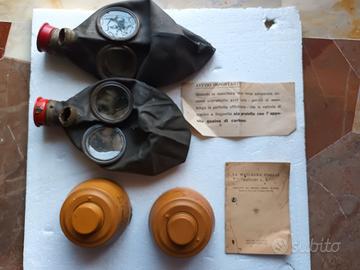 Coppia maschere antigas con filtri Pirelli 1939