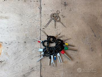 kit universale di estrattori per pin/terminali