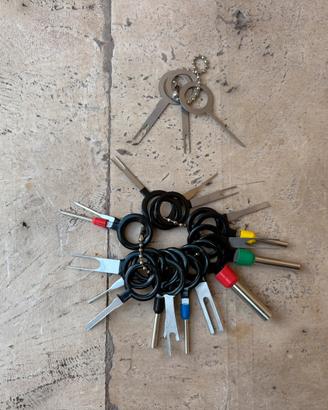 kit universale di estrattori per pin/terminali