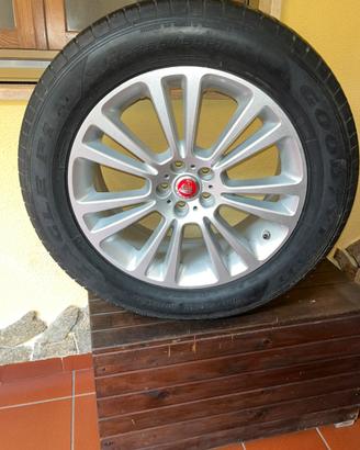 Cerchio in lega con pneumatico Jaguar 255/55 r 19