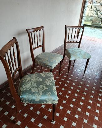 sedie chiavarine in legno e tappezzeria damasco 