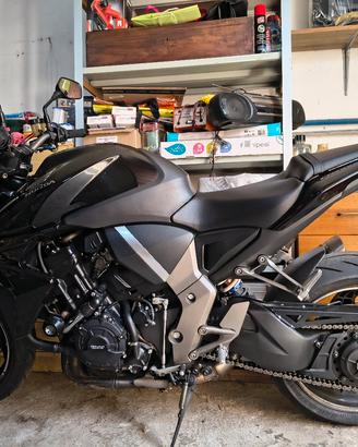 Honda cb1000r  accessoriato e tagliandato