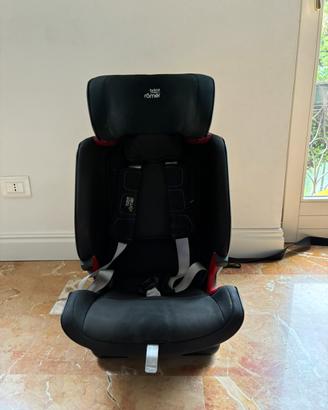 Britax Römer ADVANSAFIX IV M, colore Cosmos Black.