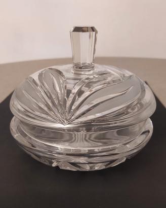 Scatola con coperchio in cristallo intagliato 