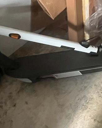 Monopatino segway elettrico audi