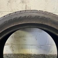 Pneumatici Pirelli 285/40/20 e 255/45/20