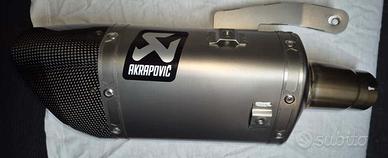 Terminale Akrapovic titanio Suzuki GSXS 1000 2020