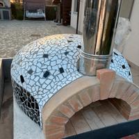 Forno a legna artigianale in cocci di coppi