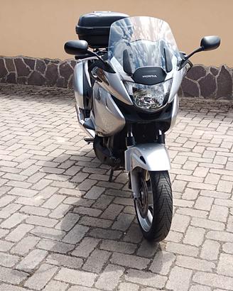 honda deauville 700
