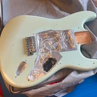 Body strato surf green