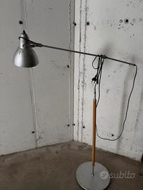 Lampada piantana da terra