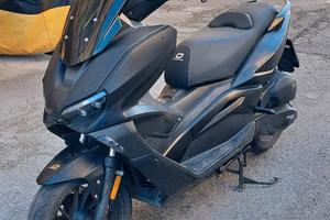 scooter 125 Over Brera