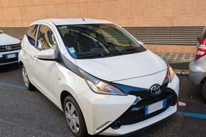 Toyota Aygo 1.0 VVT-i x-play x-shift 5 porte