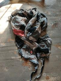 Pashmina con logo "Milan"