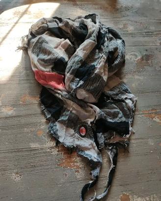 Pashmina con logo "Milan"