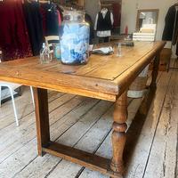 Grande tavolo in rovere antico dei primi 900