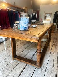Grande tavolo in rovere antico dei primi 900