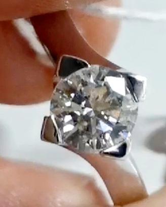 Anello solitario diamante naturale ct.0.70 IGI