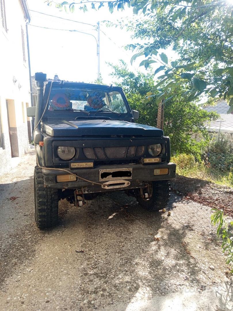Suzuki Samurai 1990 photo 3