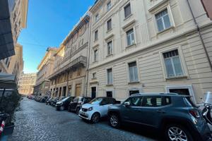 Prati cavour - locale commerciale su due livelli