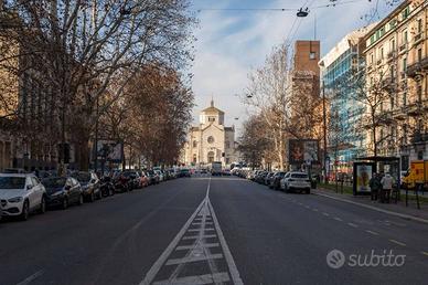 Immobile di 354 m² con 5 locali a Milano