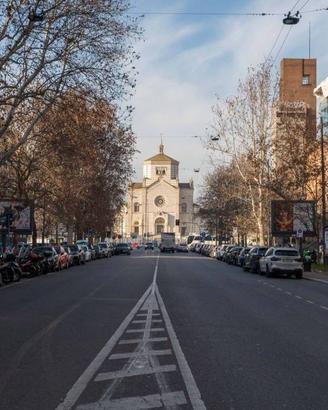 Immobile di 354 m² con 5 locali a Milano